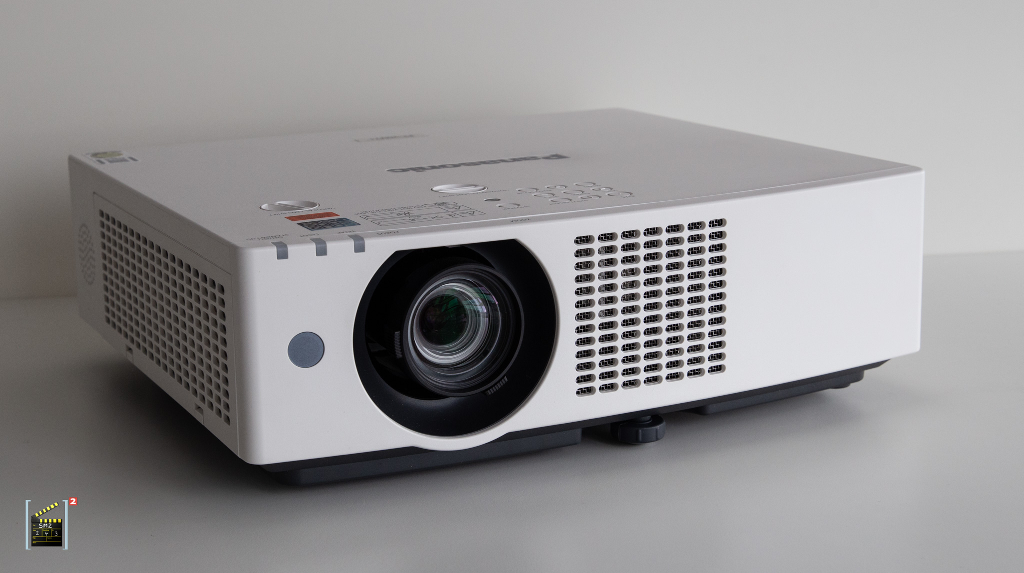 Panasonic PT-SMZ71